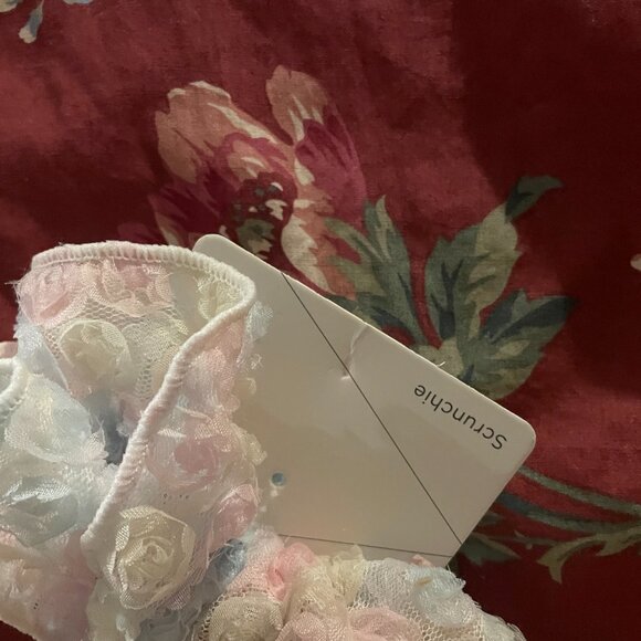 Cute colorful scrunchie - Picture 2 of 2